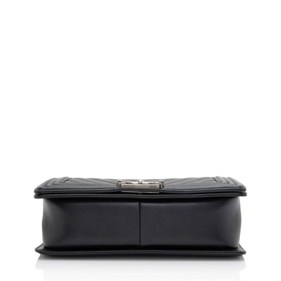 Chanel Chevron Lambskin Old Medium Boy Bag - Picture 4 of 15
